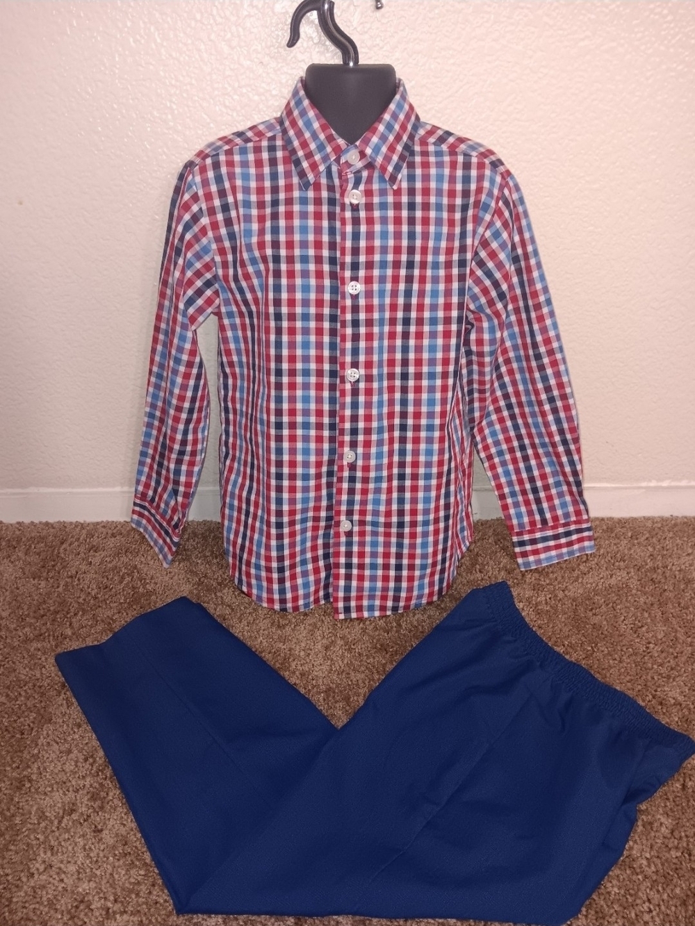 Boys Nautica 2 Piece Set (size 6)